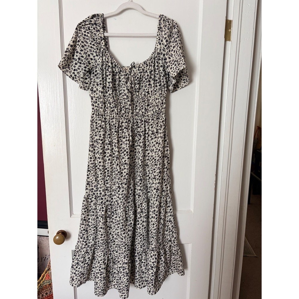 Hint of Blush Floral Dress Womens Large Black White Smocked Tiered Cottagecore